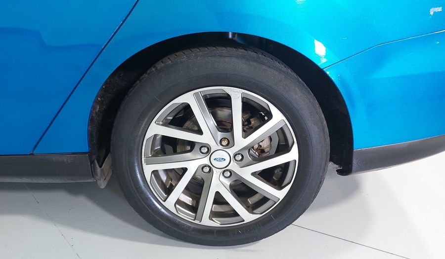 Ford Focus 2.0 SE MT Sedan 2016