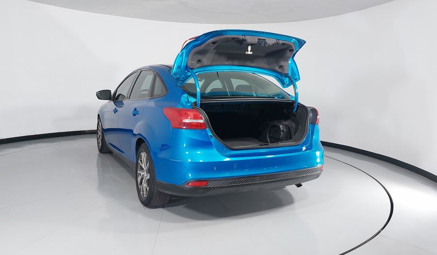 Ford Focus 2.0 SE MT Sedan 2016