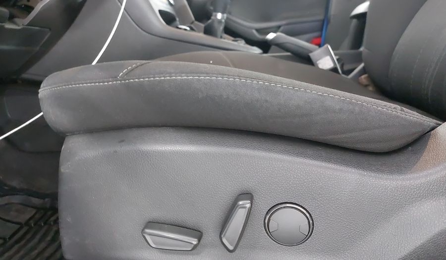 Ford Focus 2.0 SE MT Sedan 2016