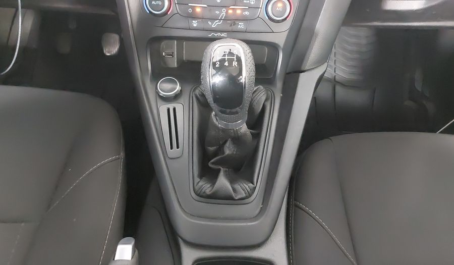 Ford Focus 2.0 SE MT Sedan 2016