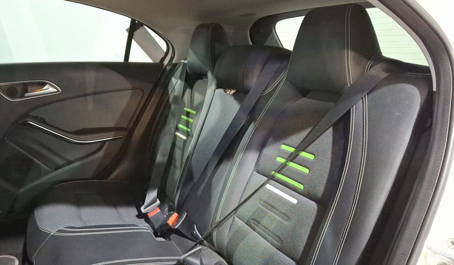 Mercedes Benz Clase A 1.6 200 STYLE Hatchback 2017