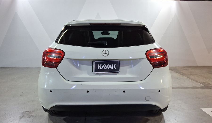 Mercedes Benz Clase A 1.6 200 STYLE Hatchback 2017