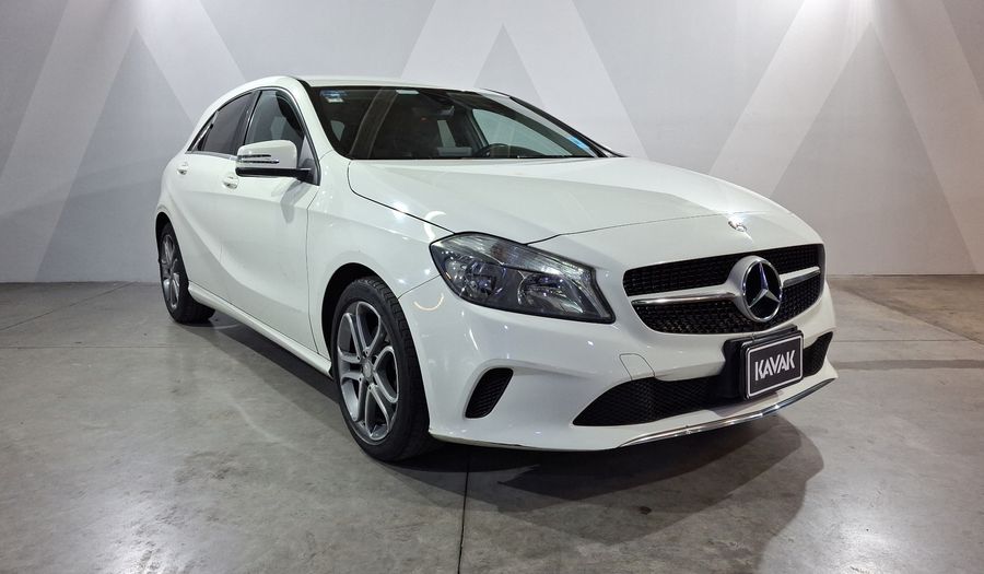 Mercedes Benz Clase A 1.6 200 STYLE Hatchback 2017