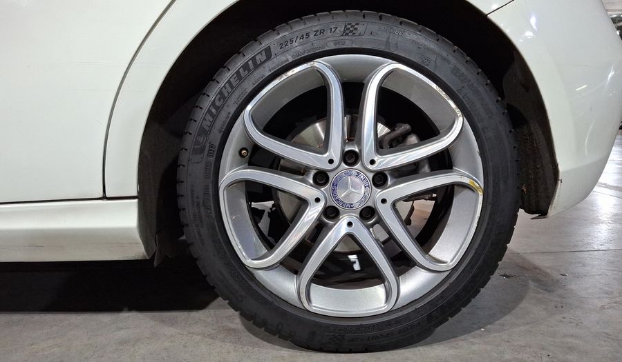 Mercedes Benz Clase A 1.6 200 STYLE Hatchback 2017