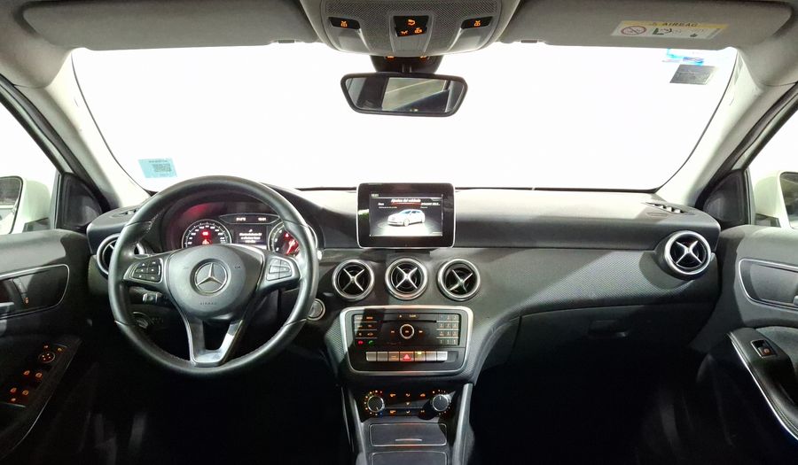 Mercedes Benz Clase A 1.6 200 STYLE Hatchback 2017
