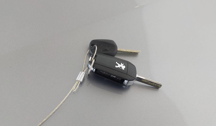 Peugeot 208 STYLE Hatchback 2023
