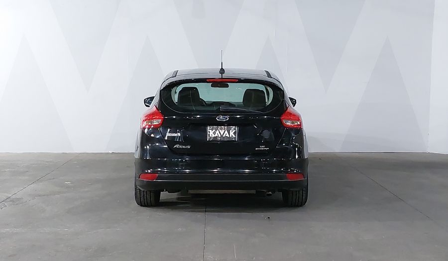 Ford Focus 2.0 SE MT Hatchback 2016