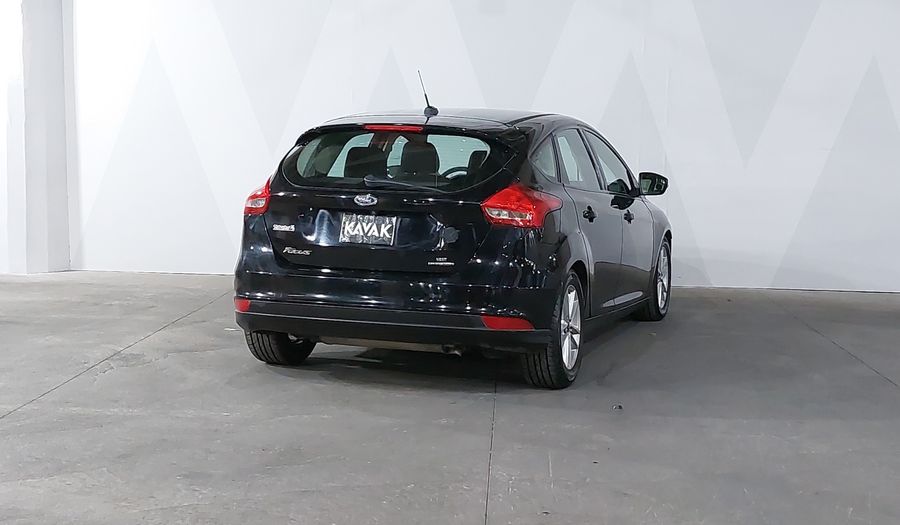 Ford Focus 2.0 SE MT Hatchback 2016