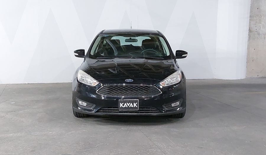 Ford Focus 2.0 SE MT Hatchback 2016