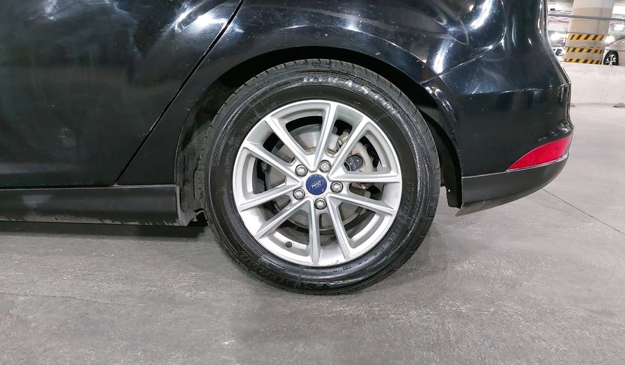 Ford Focus 2.0 SE MT Hatchback 2016