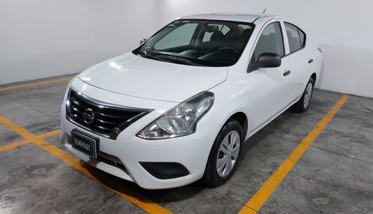 Nissan • Versa
