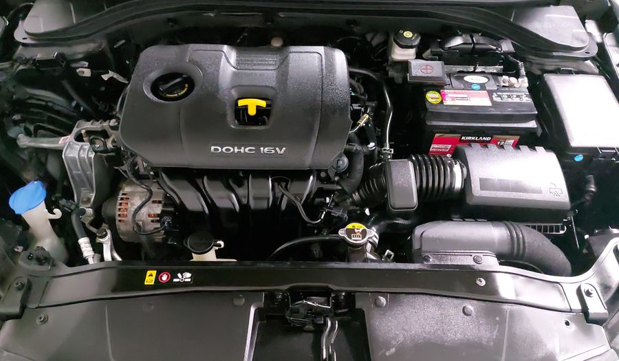 Hyundai Elantra 2.0 GLS MT Sedan 2017