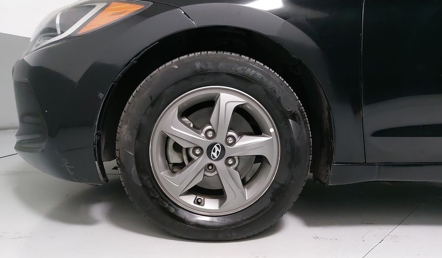 Hyundai Elantra 2.0 GLS MT Sedan 2017
