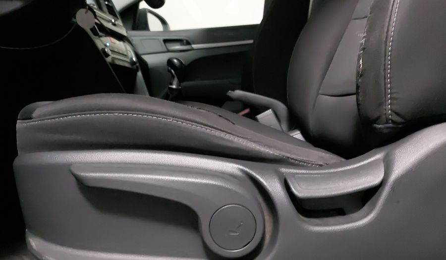 Hyundai Elantra 2.0 GLS MT Sedan 2017