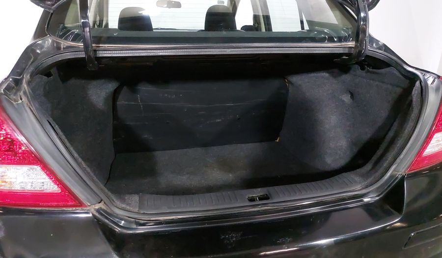 Nissan Tiida 1.8 SENSE MT Sedan 2015