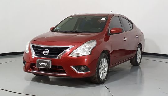 Nissan • Versa