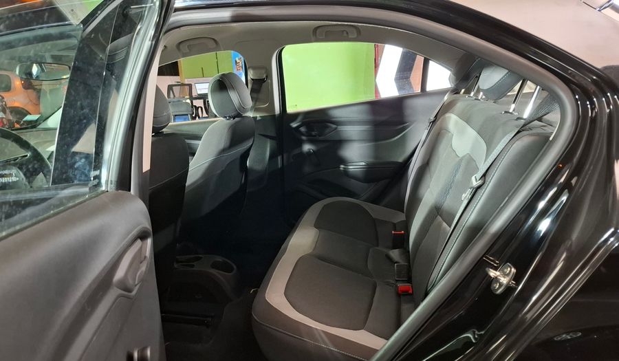 Chevrolet Onix 1.4 LT Hatchback 2014