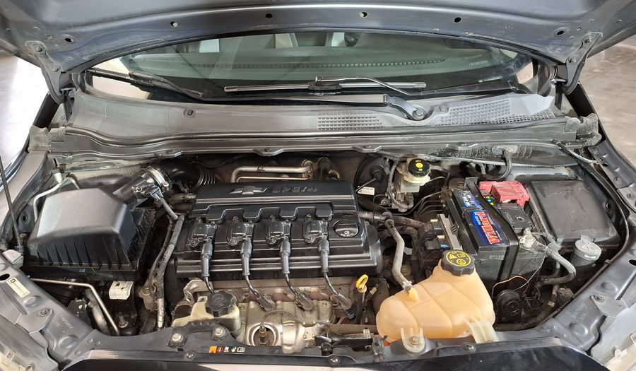 Chevrolet Onix 1.4 LT Hatchback 2014