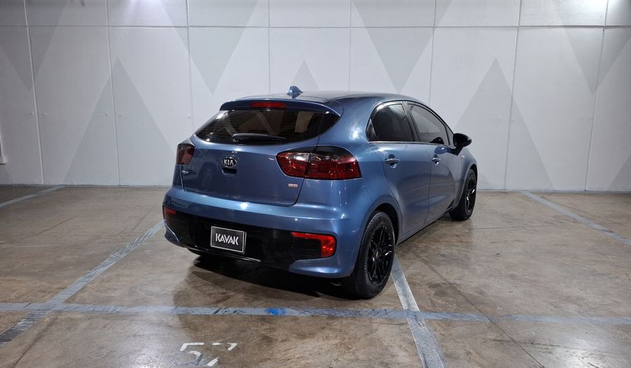 Kia Rio 1.6 LX MT Hatchback 2016