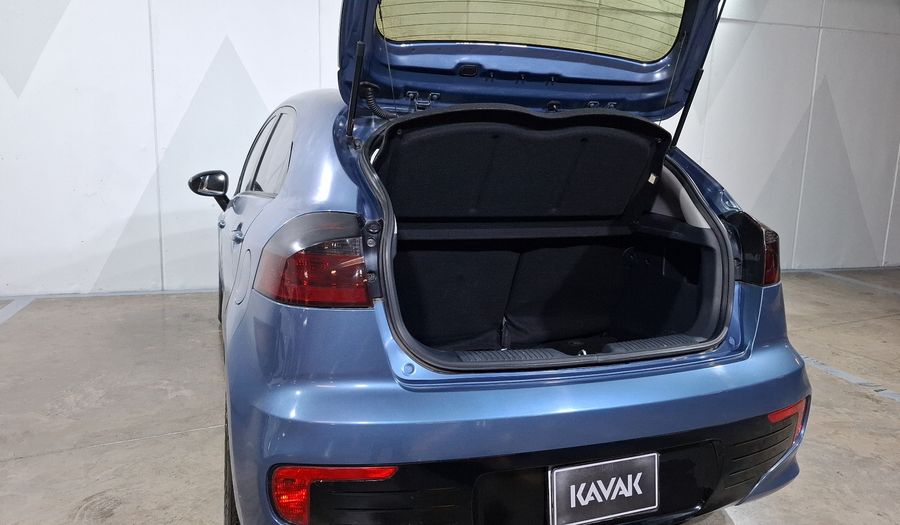 Kia Rio 1.6 LX MT Hatchback 2016