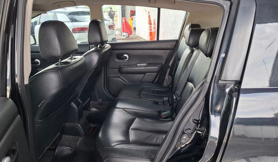 Nissan Tiida 1.8 TEKNA Hatchback 2011