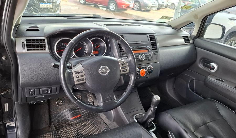 Nissan Tiida 1.8 TEKNA Hatchback 2011