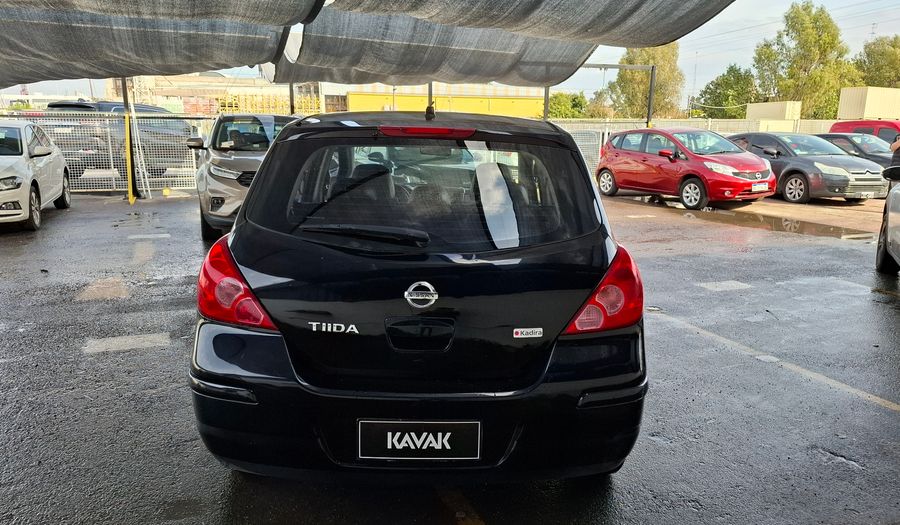 Nissan Tiida 1.8 TEKNA Hatchback 2011
