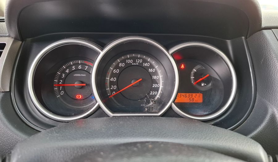Nissan Tiida 1.8 TEKNA Hatchback 2011