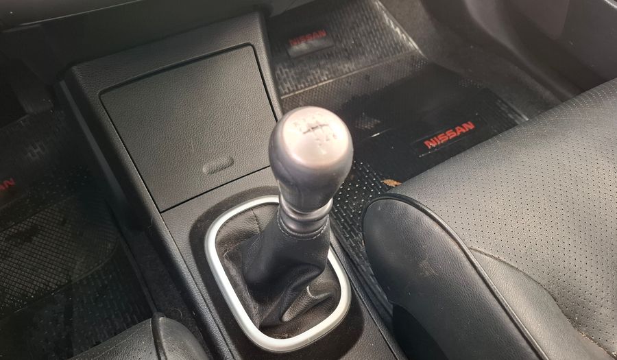 Nissan Tiida 1.8 TEKNA Hatchback 2011