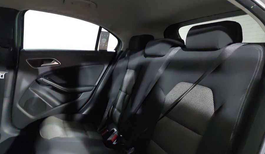 Mercedes Benz Clase A 1.6 200 Hatchback 2017