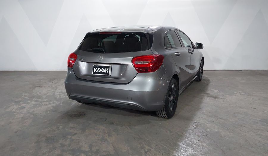 Mercedes Benz Clase A 1.6 200 Hatchback 2017