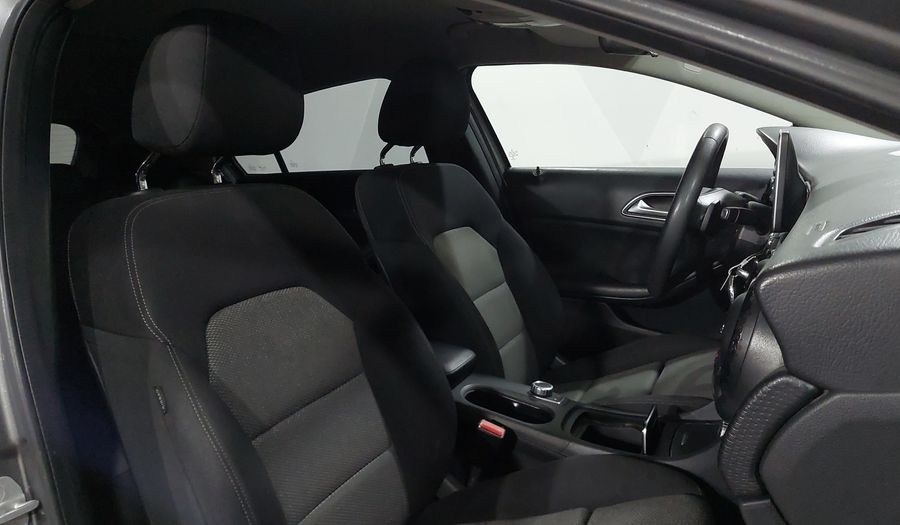 Mercedes Benz Clase A 1.6 200 Hatchback 2017