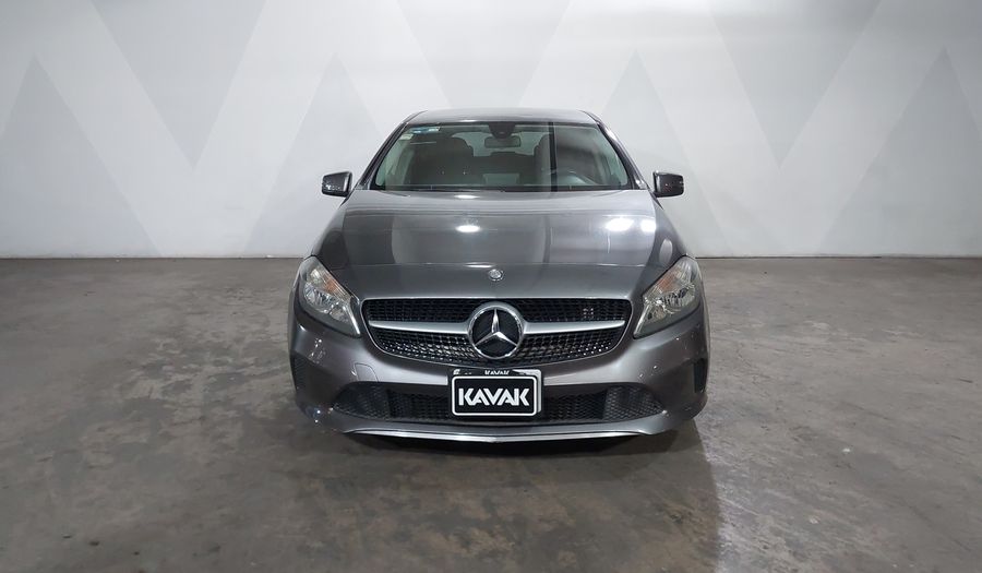 Mercedes Benz Clase A 1.6 200 Hatchback 2017