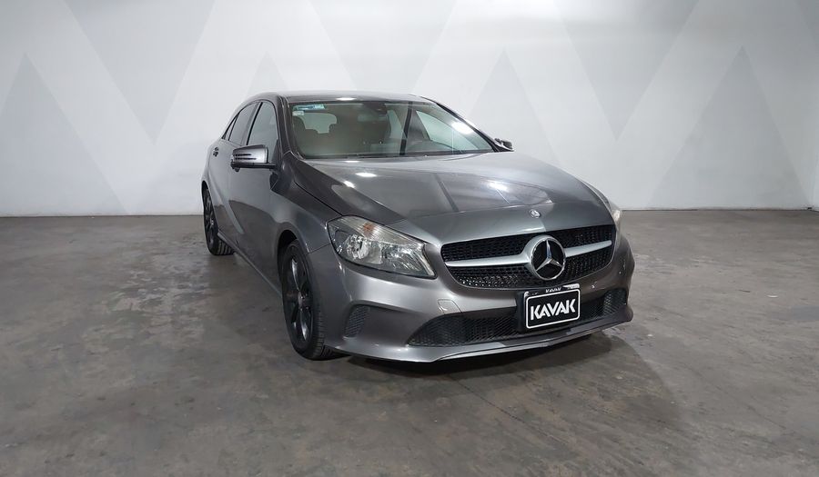 Mercedes Benz Clase A 1.6 200 Hatchback 2017