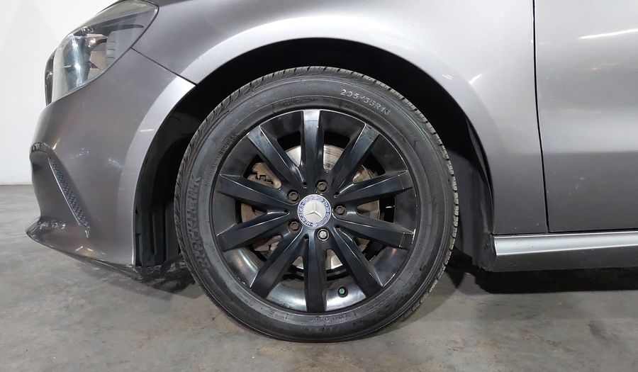 Mercedes Benz Clase A 1.6 200 Hatchback 2017