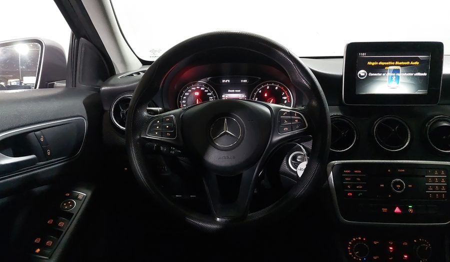 Mercedes Benz Clase A 1.6 200 Hatchback 2017