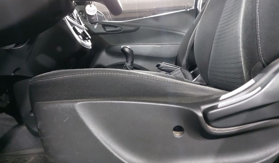 Chevrolet Spark 1.4 LT B MT Hatchback 2017