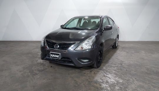Nissan • Versa