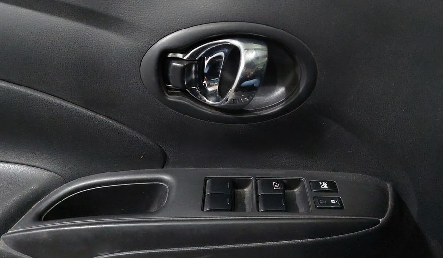 Nissan Versa 1.6 SENSE Sedan 2017