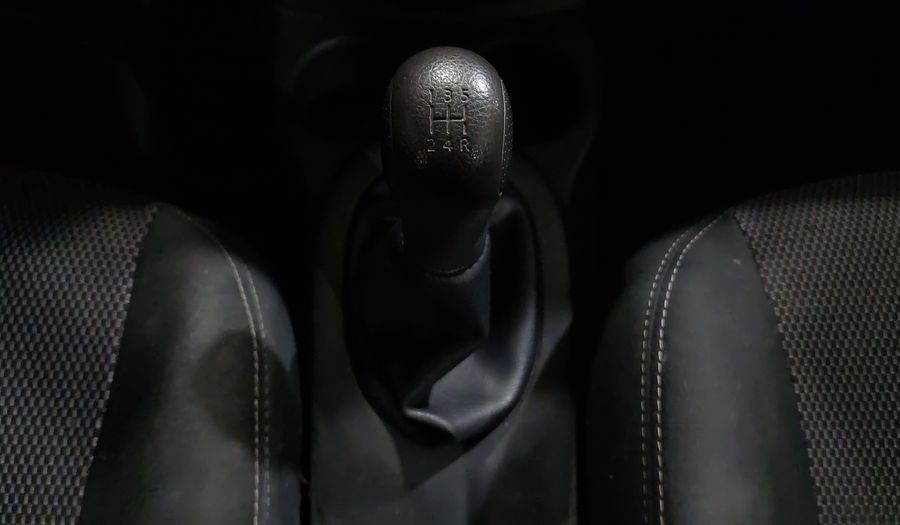 Nissan Versa 1.6 SENSE Sedan 2017