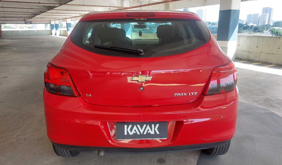 Chevrolet Onix MPFI LTZ Hatchback 2015