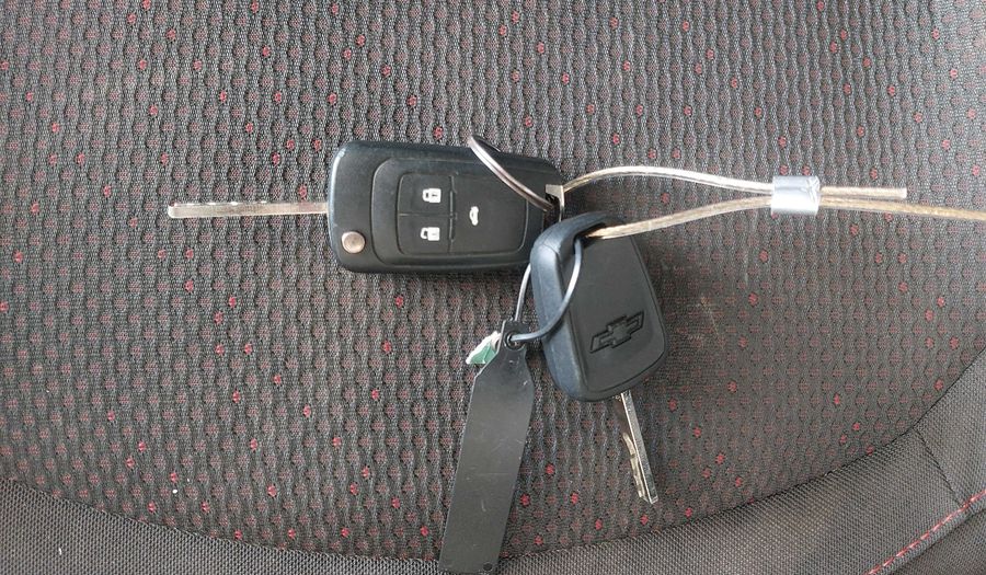 Chevrolet Onix MPFI LTZ Hatchback 2015