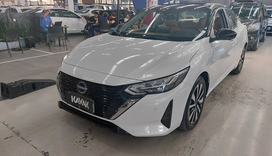 Nissan • Sentra