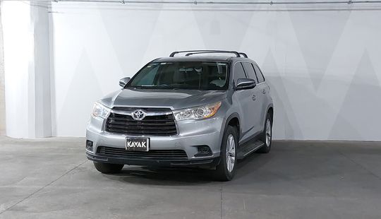 Toyota • Highlander