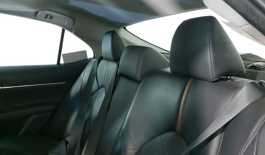 Toyota Camry 2.5 XLE AUTO Sedan 2018