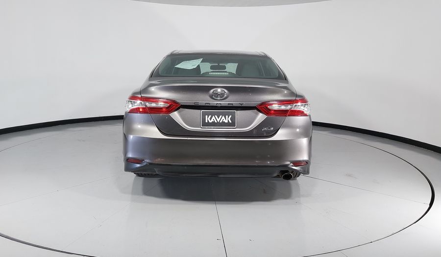Toyota Camry 2.5 XLE AUTO Sedan 2018