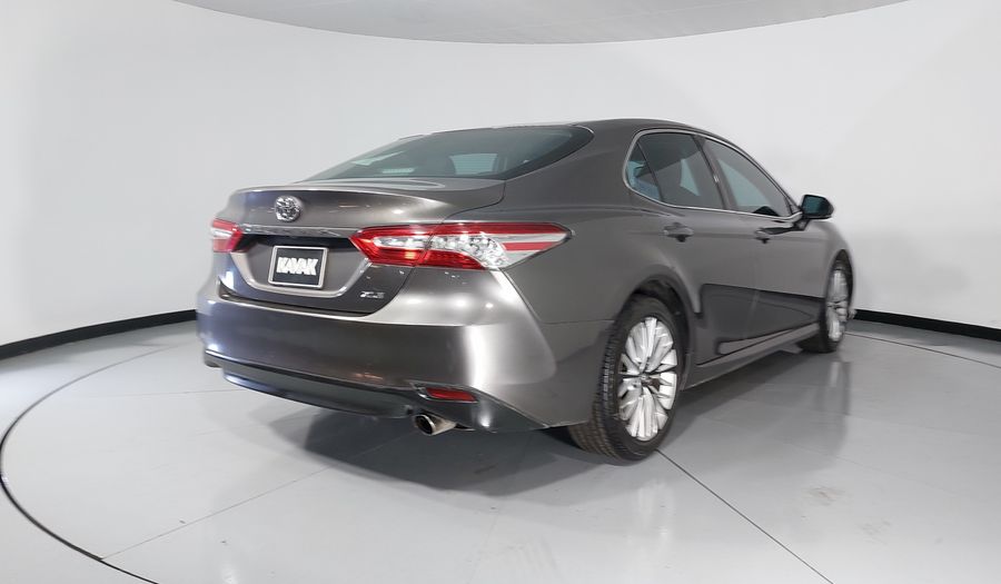 Toyota Camry 2.5 XLE AUTO Sedan 2018