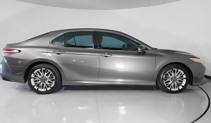 Toyota Camry 2.5 XLE AUTO Sedan 2018