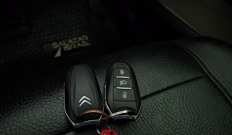 Citroen C3 1.2 PURETECH 82 BVM SHINE CONNECTED CAM Hatchback 2020
