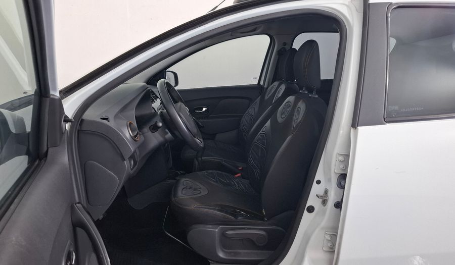 Renault Sandero Stepway 1.6 STEPWAY DYNAMIQUE Hatchback 2017